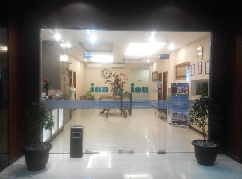 Ion Hotel Паданг Екстериор снимка