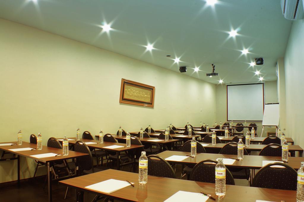 Ion Hotel Паданг Екстериор снимка