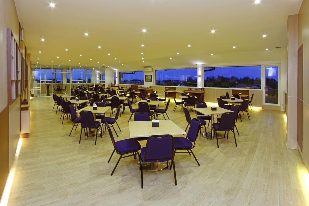 Ion Hotel Паданг Екстериор снимка
